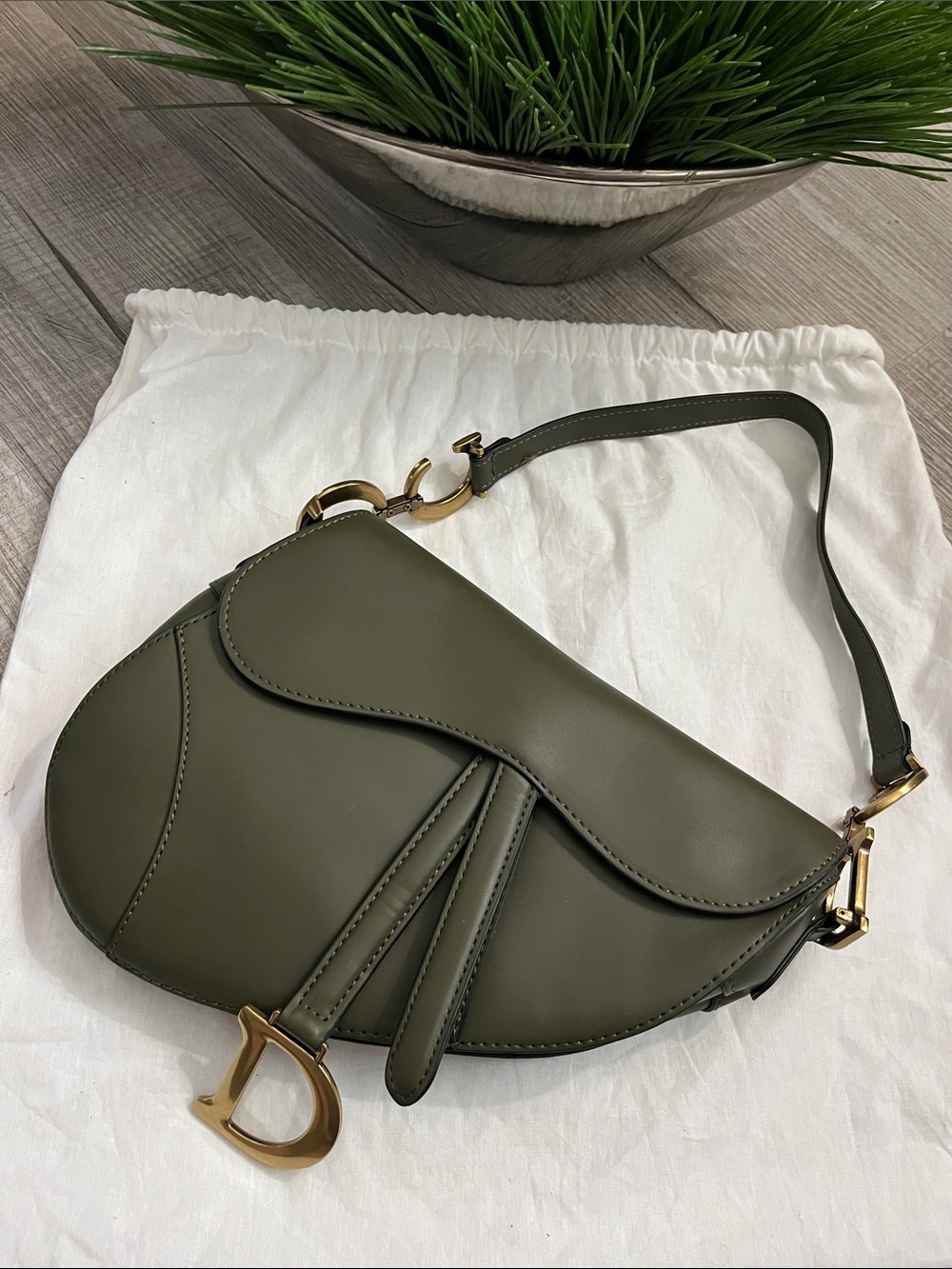 C D Olive Saddle Hand Bag